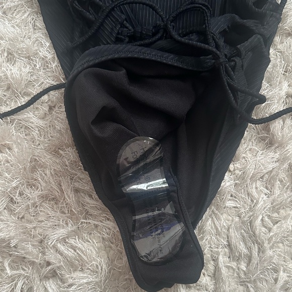 TiniBikini One Piece Ruffle Top Swimsuit, NWT Black, XL - Picture 5 of 9